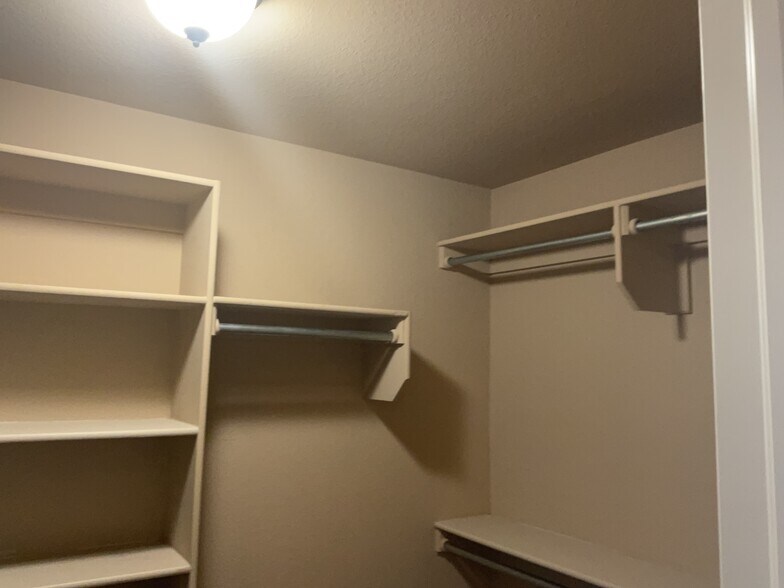 Building Photo - 4560 S 204th E Ave