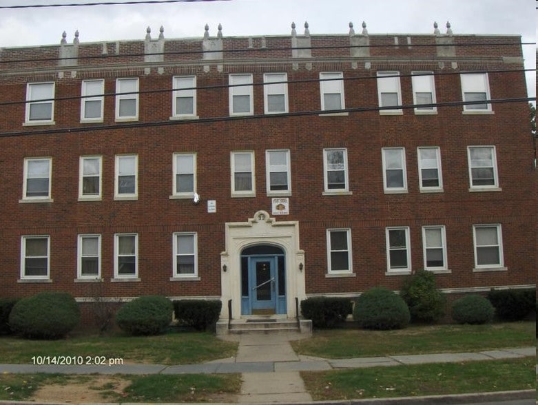 Building Photo - 22 Evergreen Ave