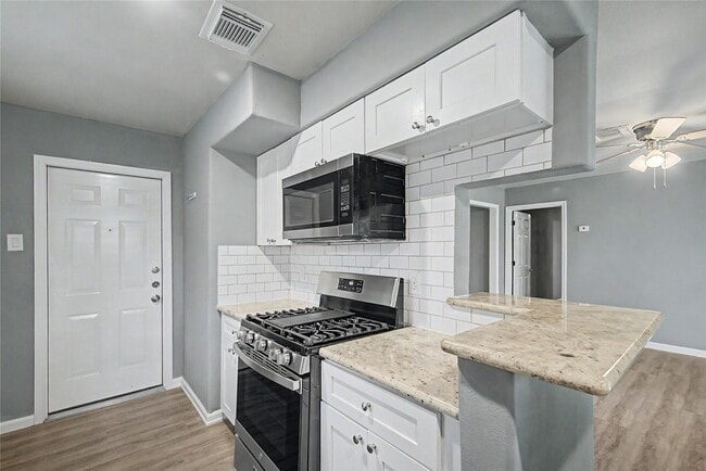 Building Photo - 6343 Maple Hill Dr
