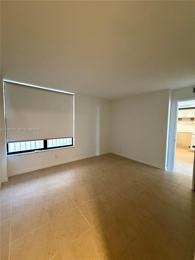 Building Photo - 12 Royal Palm Way