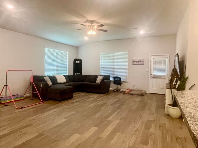 Building Photo - 1333 Spicewood Dr