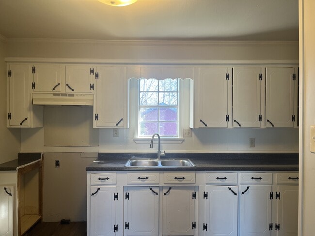 Building Photo - 1105 Edgewood Ave