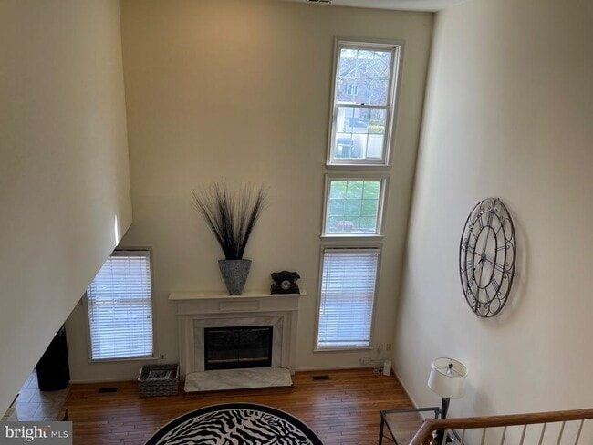 Building Photo - 10926 Bloomingdale Dr