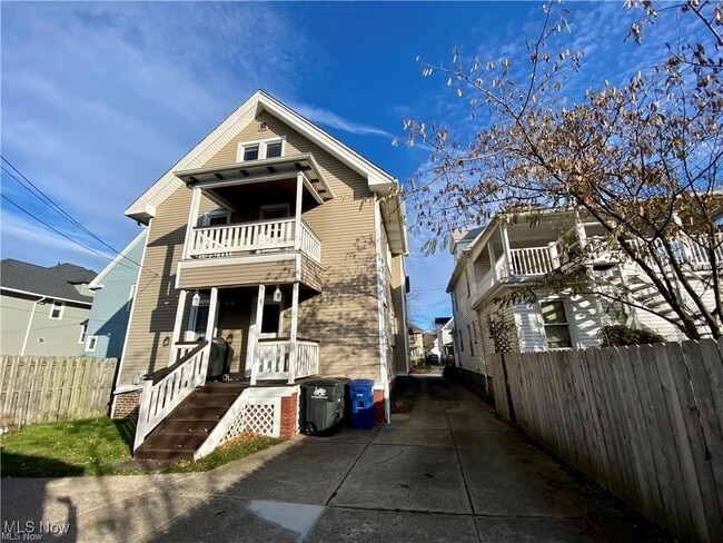 Building Photo - 1208 St Charles Ave
