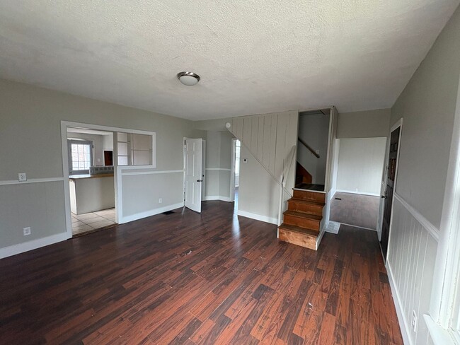 Building Photo - Spacious 3 Bedroom Home in the Heart of Downtown Delaware, OH!