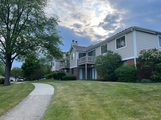 Building Photo - 355 Lambert Dr