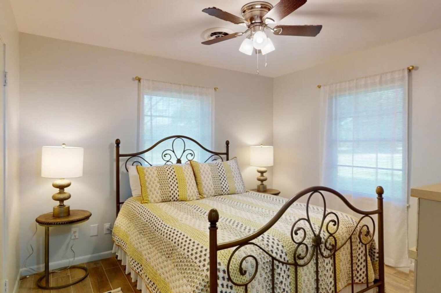 Building Photo - 118 Miller St