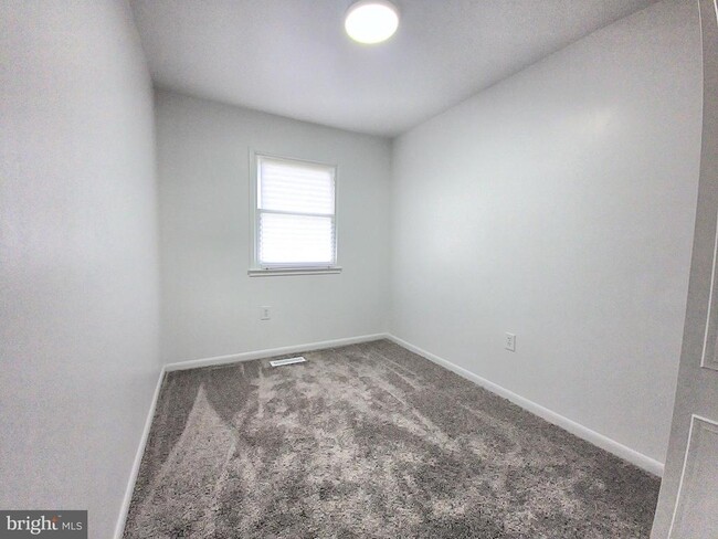 Building Photo - 14632 Earlham Ct