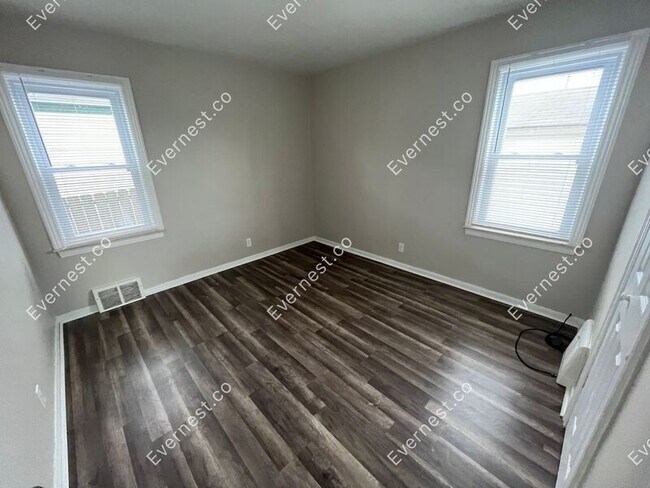 Building Photo - 1145 10th St