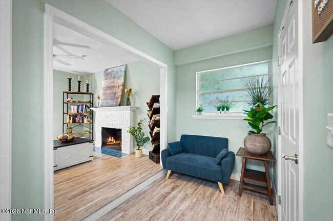 Building Photo - 719 S Shores Rd