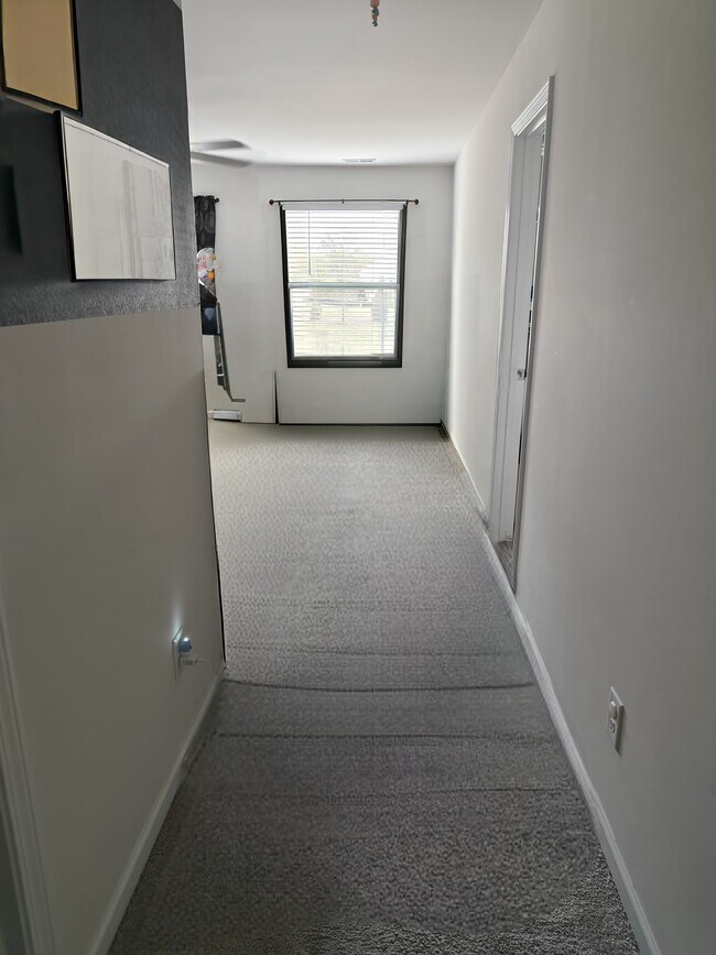 Building Photo - 756 Creekway Dr