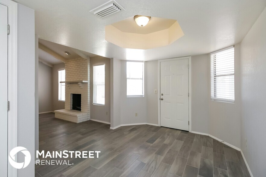 Building Photo - 65 W San Angelo St