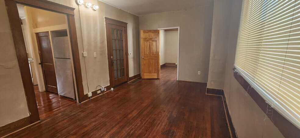 Building Photo - 414 Perrin St