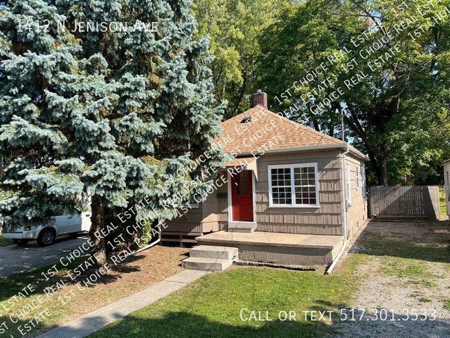 Primary Photo - 2-BDR 1-BTH House - New Kitchen / Hardwood...