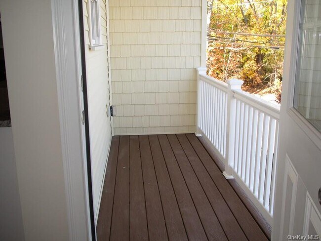 Building Photo - 24 Creek Rd