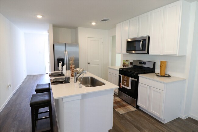 Building Photo - 14320 Leafy Willow Dr