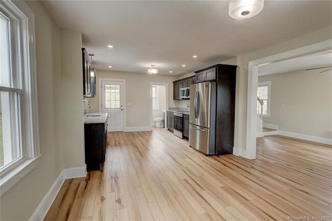 Building Photo - 191 Lee St