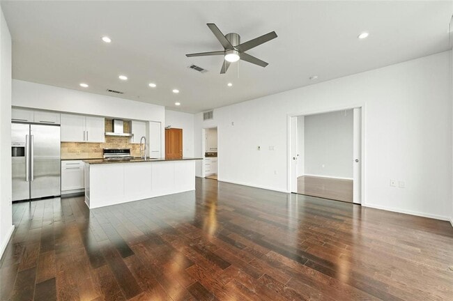 Building Photo - 1600 Barton Springs Rd