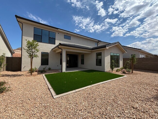 Building Photo - BRAND NEW 4 BEDROOM HOME OR RENT!