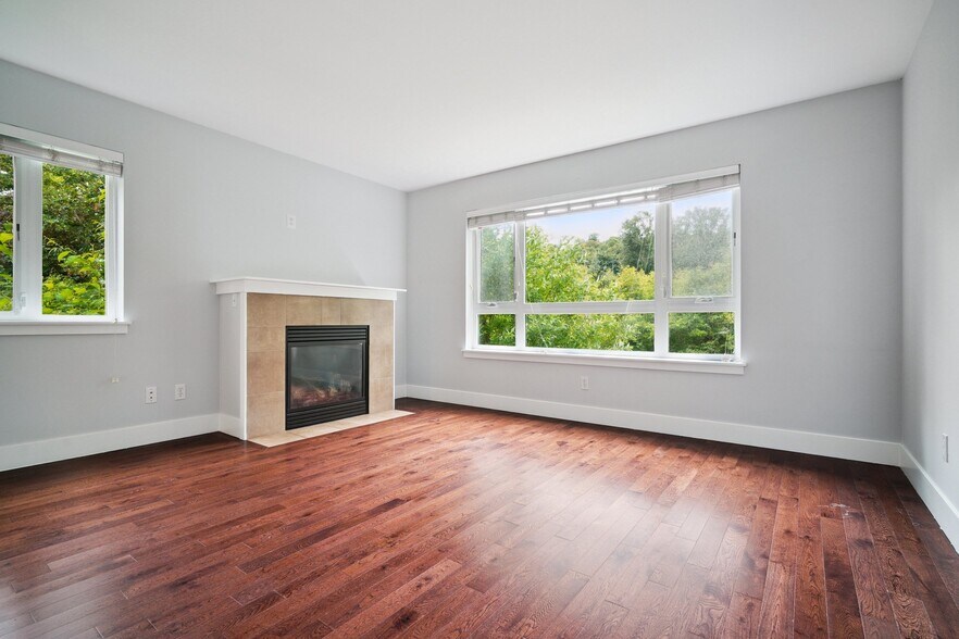 Building Photo - 5939 Delridge Way SW