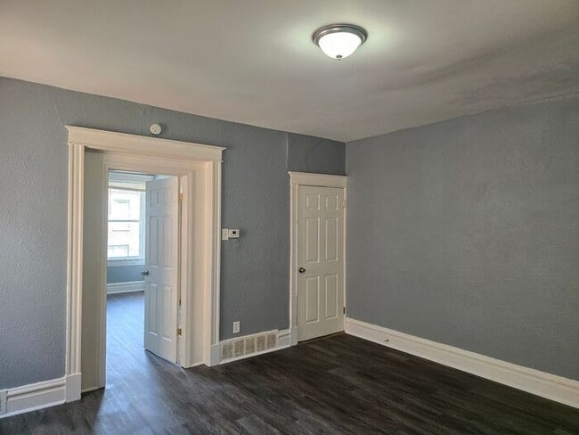 Building Photo - Newly Renovated 1 Bed 1 Bath Apartment for Rent!