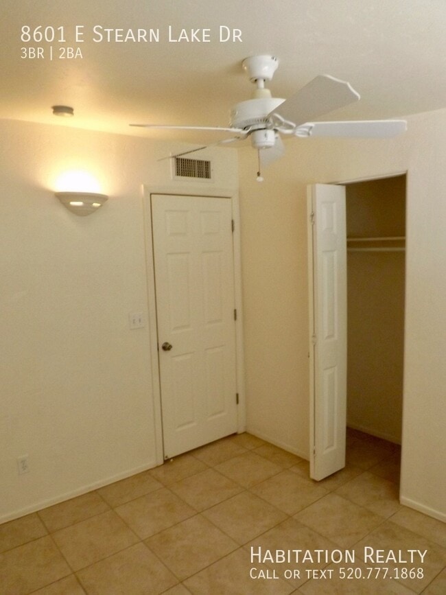 Building Photo - 8601 E Stearn Lake Dr