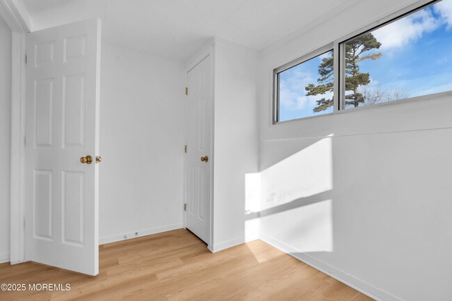 Building Photo - 1632 Farragut Ave