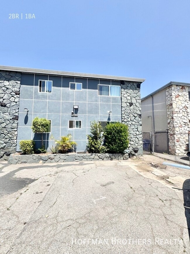 Building Photo - 4122 Grand View Blvd