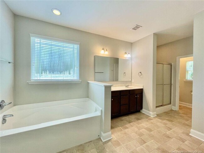 Building Photo - 208 Ladden Ln