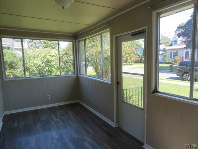 Building Photo - 308 Hartford Pl