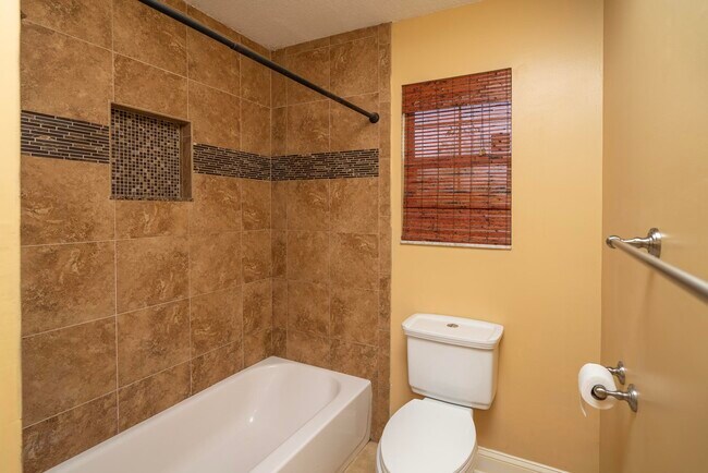 Building Photo - 2116 Wood Stork Ave