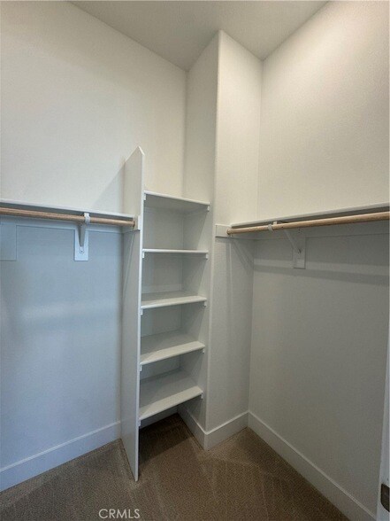 Building Photo - 436 Loon