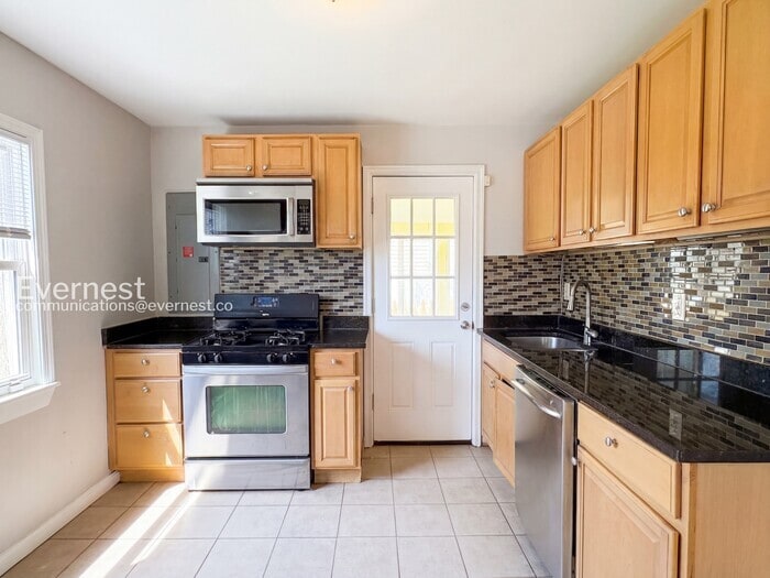 Building Photo - 7730 Emerson Rd