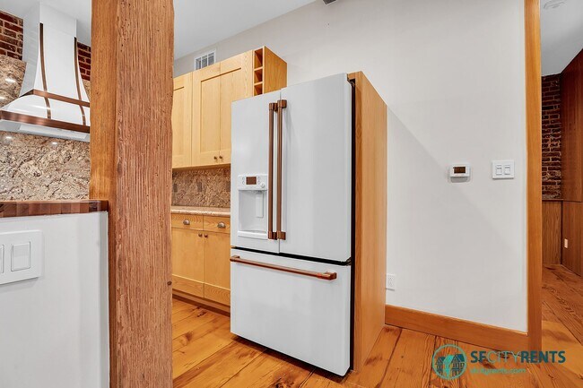 Building Photo - Intimate Super-Lux Home in Zen Garden Sett...