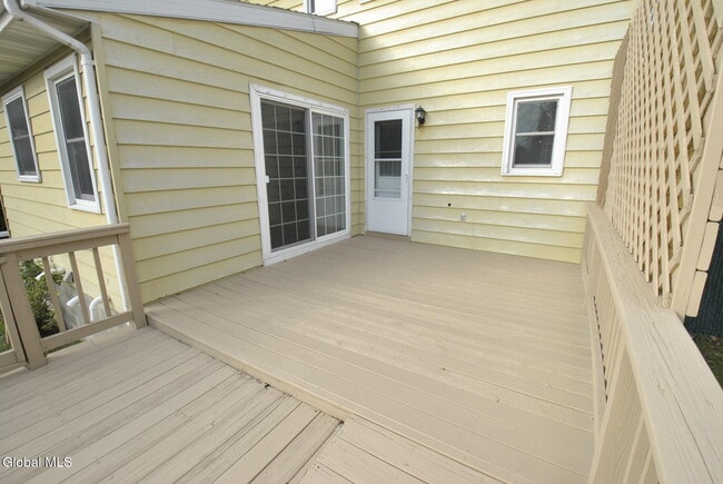 Building Photo - 33 B Ledgewood Dr