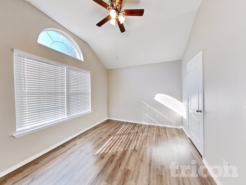 Building Photo - 2784 Sweetbriar Ln