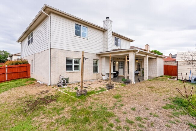 Building Photo - 5815 Durango Dr