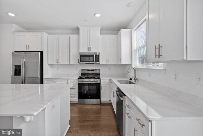 Building Photo - 137 ADA Hightower Ave