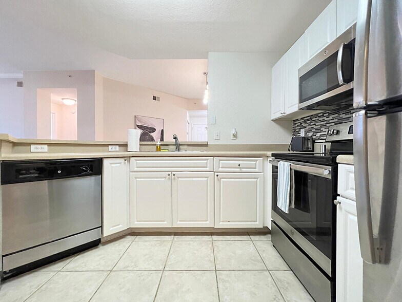 Building Photo - 9533 Magnolia Blossom Dr