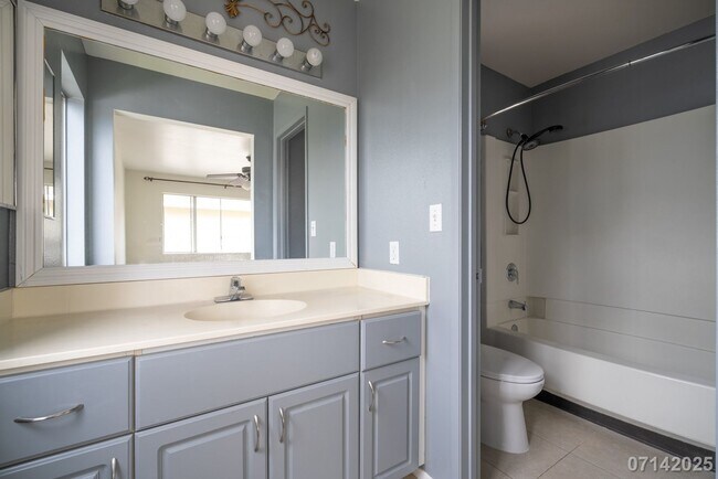 Building Photo - 3 Bed 2.5 Bath in Alii Cove