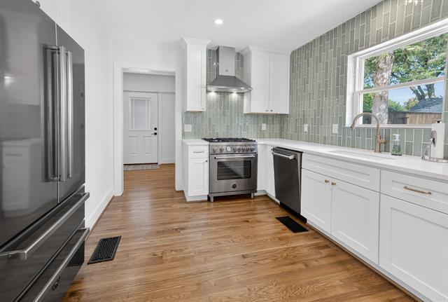 Building Photo - 2560 Rogers Ave