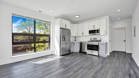 Building Photo - 4350 W Lawrence Ave