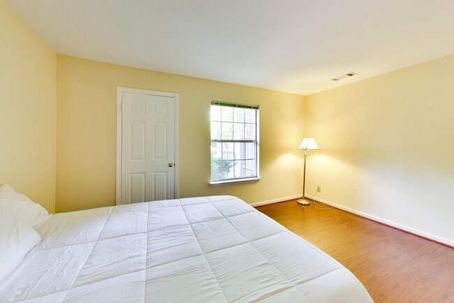 Building Photo - 10823 Hampton Mill Terrace