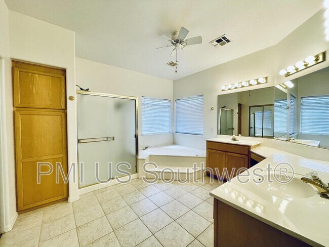 Building Photo - 3300 Ridge View Ave