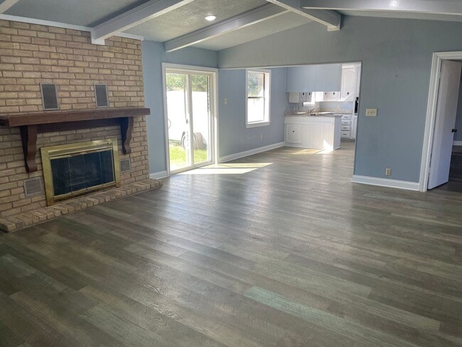 Building Photo - 229 Travis Ln