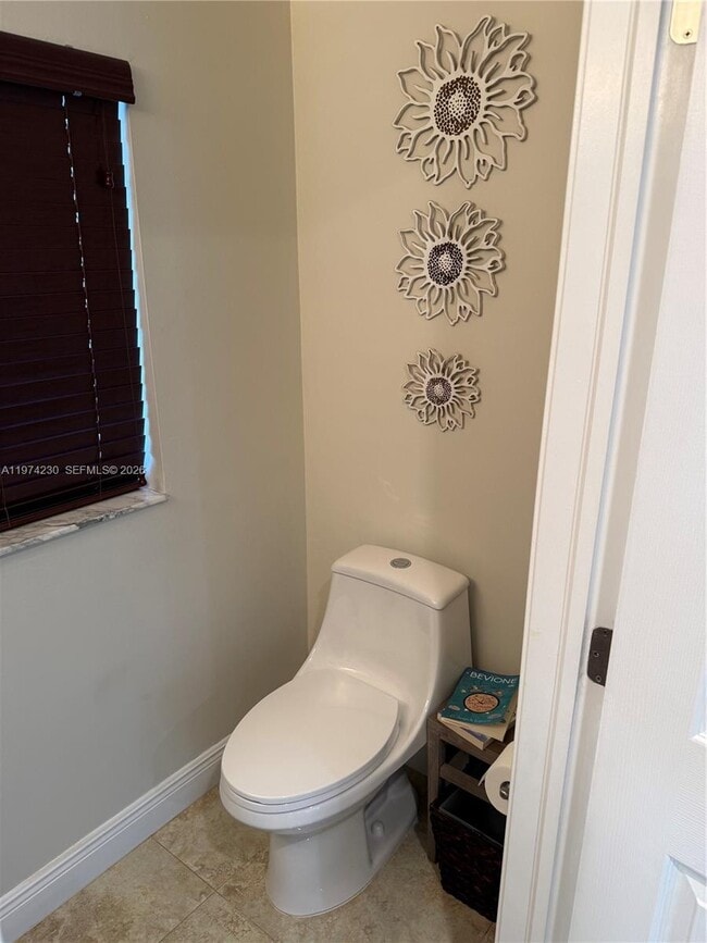 Building Photo - 6951 W Wedgewood Ave