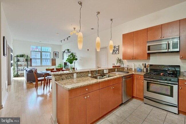 Primary Photo - 1209 N Charles St