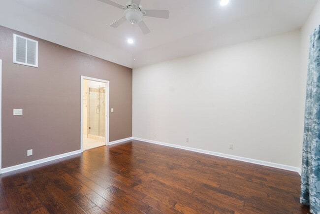 Building Photo - Beautiful 3 Bed, 2 Bath, on the 18 hole of Ponce De Leon golf course!!