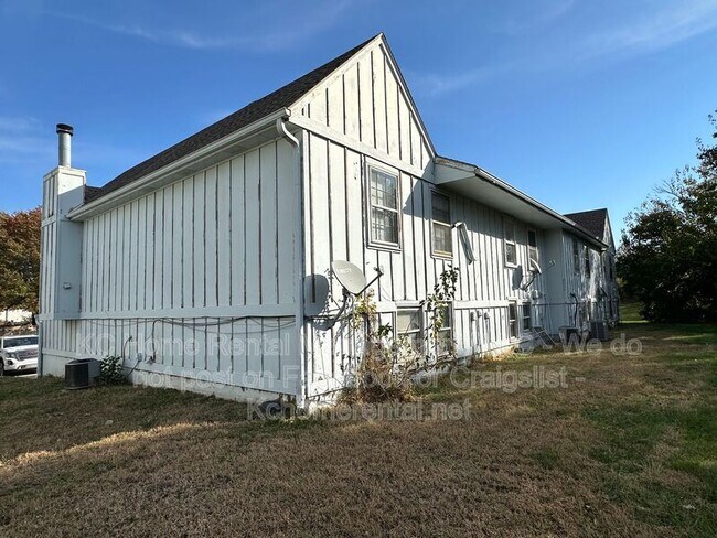 Building Photo - 1255 Petzold Dr