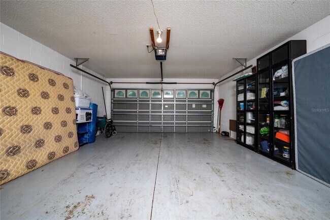 Building Photo - 1610 Oak Hill Trail